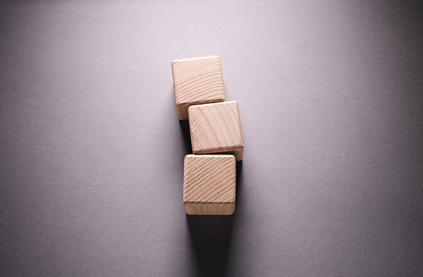 포토 JPG 해외이미지 모양 디자인 교육 어린이 백그라운드 컨셉 비즈니스 건축양식 놀이 추상 벽돌 아이디어 창조 사람없음 목재 상자 장난감 갈색 노란색 쌓기 탑 블록 유치원 기쁨 게임 흰색 놀이터 큐브 오브젝트 정사각형 만들기 심플 진행 개발 고립 해외포토 도형 나무 건축물 건축 감정 컬러 무늬 재료 모션 사람 파일형식 이미지허브