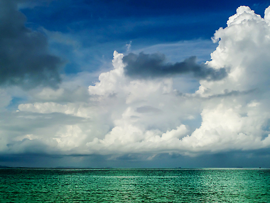 포토 JPG 해외이미지 구름 캐릭터 계절 파도 바다 여행 백그라운드 자연 하늘 표면 휴가 휴식 풍경 사람없음 야외 물 여름 파란색 빛 우주 일출 환경 맑음 흰색 만 천국 내추럴 수평선 해외포토 자연요소 컬러 컨셉 날씨 노을 생태계 파일형식 이미지허브