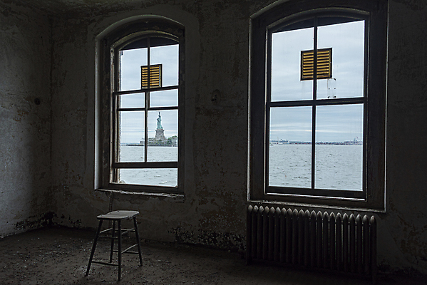 포토 JPG 해외이미지 산업 벽 섬 여행 백그라운드 건축양식 창문 새로움 실내 병원 사람없음 내부 건물 빛 항구 어둠 손상 방 자유 수확 도시 만 복도 역사 질병 무서움 버리기 박물관 전염 병실 깨짐 썩음 옛날 파멸 허드슨강 이민 오싹 해외포토 건축물 건축 감정 이동 컨셉 농업 의학 교통시설 모션 강 미국 감염 파일형식 소멸 이미지허브