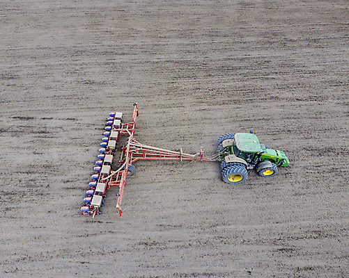 포토 JPG 해외이미지 산업 지구 밭 농업 옥수수 씨앗 풍경 사람없음 농작물 농장 기계 흙 장비 성장 시골 업무 바퀴 어플리케이션 농부 땅 밀 뿌리기 먼지 트랙터 대두 밭일 실행 심기 줄서기 파종 해외포토 식물 직업 모션 곡류 농사 작업 농기계 특수차량 파일형식 이미지허브