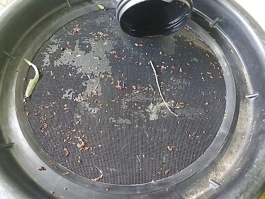 포토 JPG 해외이미지 통 사람없음 물 스크린 검은색 젖음 파편 플라스틱 튜브 필터 해외포토 자연요소 컬러 재질 파일형식 이미지허브