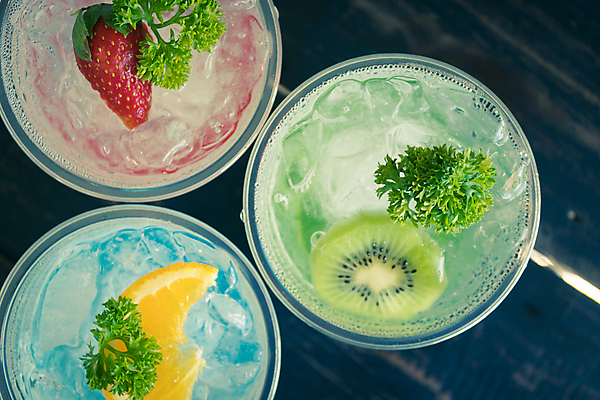 포토 JPG 해외이미지 음료 유리 딸기 파슬리 사람없음 물 얼음 흐름 신선 액체 상쾌 소다 해외포토 자연요소 감정 컨셉 채소 과일 재질 파일형식 이미지허브