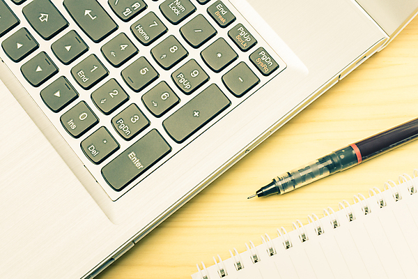 포토 JPG 해외이미지 직업 백그라운드 인터넷 통신 기술 사람없음 노트북 컴퓨터 사무실 펜 금속 디지털 사무용품 공책 웹 장비 수확 키보드 업무 네트워크 연결 오브젝트 전자 시스템 해외포토 농업 비즈니스 재질 문구용품 전자제품 필기구 작업 파일형식 이미지허브