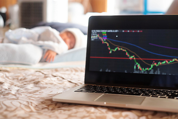 포토 JPG 해외이미지 직업 아들 인터넷 비즈니스 통신 성공 그래프 직장 한명 사람 금융 노트북 컴퓨터 사무실 스크린 공책 자료 침대 아기 잠 작업 비즈니스맨 시장 아빠 주식 상인 책상 무역 보고서 외화 투자 온라인 마케팅 매각 해외포토 1 남자 산업 가구 컨셉 회사 가족 문구용품 경제 전자제품 직장인 파일형식 이미지허브