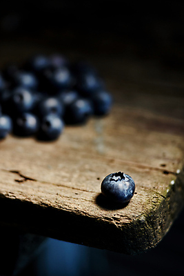 포토 JPG 해외이미지 열매 음식 백그라운드 다이어트 과일 자연 디저트 건강 사람없음 목재 파란색 신선 달콤 유기농 블루베리 날것 내추럴 숙성 해외포토 나무 식물 웰빙 컬러 재료 맛 생태계 파일형식 이미지허브