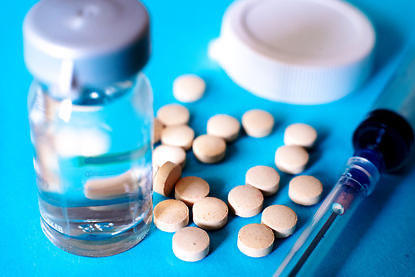 포토 JPG 해외이미지 컨셉 건강 주사기 사람없음 치료 파란색 알약 약 건강관리 고통 실험실 바이러스 질병 약국 감염 처방 주사약 조제 백신 예방접종 전염병 항생제 해외포토 감정 컬러 의학 의료기기 실험 관리 만들기 접종 파일형식 이미지허브