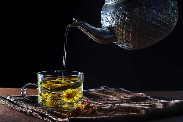 포토 JPG 해외이미지 식물 전통 라이프스타일 꽃 아시아 문화 음료 재료 자연 유리 탁자 국화 건강 사람없음 장식 컵 물 세트 약 노란색 검은색 중국 머그컵 신선 뜨거움 맛 찻주전자 철 허브 흥분 유기농 내추럴 비건 해외포토 자연요소 식기 웰빙 감정 나라 컬러 가구 컨셉 의학 재질 주전자 생활 생태계 채식주의자 파일형식 이미지허브