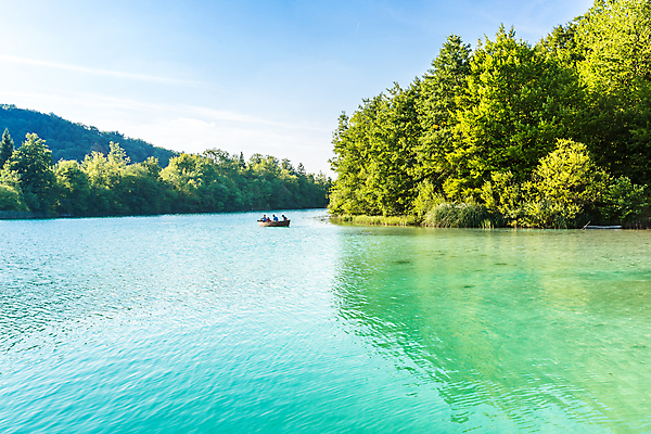 포토 JPG 해외이미지 나무 식물 공원 유럽 호수 여행 백그라운드 자연 산 풍경 사람없음 야외 초록색 물 여름 파란색 강 여행객 봄 폭포 가을 연못 개울 숲 크로아티아 내추럴 생태학 전국 해외포토 자연요소 계절 공공시설 교육 나라 컬러 사람 생태계 파일형식 이미지허브