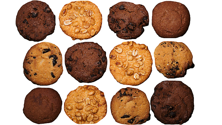 포토 JPG 해외이미지 전통 음식 백그라운드 디저트 건강 요리 사람없음 갈색 쿠키 과자 케이크 초콜릿 식사 빵집 견과류 흰색 대접 신선 원형 달콤 맛 아침식사 폐기물 낟알 유혹 설탕 자르기 시리얼 굽기 먹기 크림 땅콩 칼로리 버터 건포도 고립 부스러기 오트밀 페스츄리 해로움 핸드메이드 해외포토 도형 빵 컬러 컨셉 모션 포도 상점 쓰레기 구이 건과일 파일형식 귀리 이미지허브