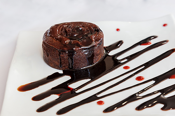 포토 JPG 해외이미지 접시 음식 조각 재료 디저트 요리 사람없음 갈색 과자 케이크 식당 초콜릿 식사 어둠 기쁨 빵집 흰색 스페인 고급 달콤 맛 설탕 굽기 크림 서빙 버터 코코아 바르셀로나 바닐라 스페인어 페스츄리 해외포토 식기 감정 유럽 음료 빵 컬러 컨셉 상점 구이 파일형식 이미지허브