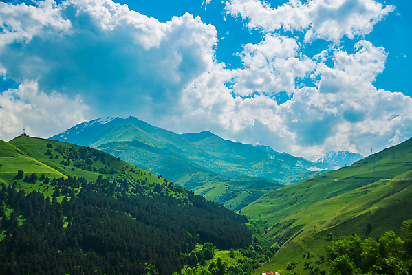 포토 JPG 해외이미지 구름 유럽 여행 밭 하늘 산 풍경 경사 사람없음 일상 초록색 여름 파란색 계곡 바위 정상 오솔길 언덕 러시아 장면 북쪽 흐림 웅장함 수평선 스코틀랜드 산맥 해외포토 자연요소 계절 나라 길 컬러 농업 날씨 영국 라이프 돌_바위 방향 파일형식 이미지허브