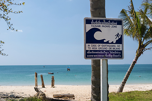 포토 JPG 해외이미지 아시아 도로 파도 바다 여행 태국 자연 경고 안전 동양인 사람없음 물 파란색 정보 위험 심볼 사인 내추럴 대피 루트 쓰나미 재앙 주목 지진 해일 해외포토 자연요소 나라 길 컬러 컨셉 교통시설 인종 자연재해 생태계 파일형식 이미지허브