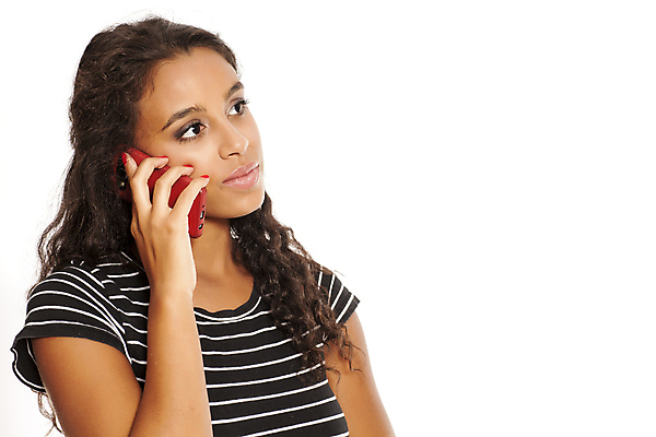 포토 JPG 해외이미지 모바일 세포 대화 한명 사람 스마트폰 검은색 전화기 스마트 흰배경 히스패닉 고립 심각 해외포토 1 컬러 백그라운드 컨셉 말하기 핸드폰 스마트기기 흰색 파일형식 이미지허브