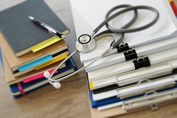 포토 JPG 해외이미지 직업 종이 백그라운드 컨셉 비즈니스 탁자 스트레스 직장 사람없음 책 금융 스터디 상자 사무실 쌓기 자료 공백 정보 흰색 업무 플랫 잡지 인쇄 책상 사인 보고서 준비 문서 파일 상업 바쁨 폴더 수납 시트 흙더미 제비 회계 유지 경영 과로 많음 해외포토 컬러 가구 회사 모션 조류 간행물 경제 학습 흙 작업 파일형식 더미 이미지허브