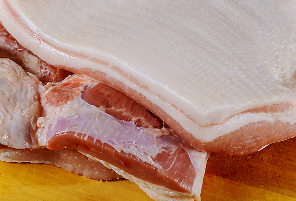 포토 JPG 해외이미지 전통 음식 조각 재료 탁자 건강 육류 돼지고기 요리 사람없음 식사 저녁식사 시골 신선 돼지 맛 자르기 먹기 준비 날것 슬라이스 소금 베이컨 단백질 생식 식품점 우크라이나 절임 짠맛 해로움 핸드메이드 해외포토 유럽 가구 컨셉 식재료 포유류 모션 상점 영양소 파일형식 이미지허브