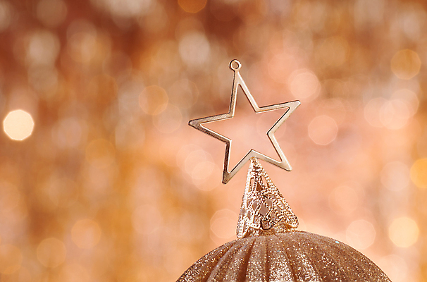 포토 JPG 해외이미지 전통 계절 별 리본 백그라운드 크리스마스 겨울 공 휴가 전등 새해 기념 사람없음 장식 빛 반짝임 축제 활발 장식볼 축하 황금 소프트포커스 12월 블러 카피스페이스 해외포토 자연요소 기념일 컨셉 모션 조명 촬영기법 공백 날짜 파일형식 이미지허브