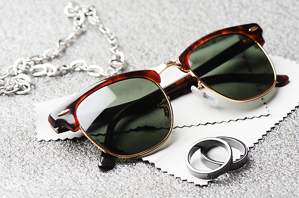 포토 JPG 해외이미지 라이프스타일 남자 안경 장신구 사람없음 선글라스 태양 유행 투명 클래식 보호 오브젝트 예방 시력 비전 자외선 스타일 해외포토 자연요소 잡화 컨셉 사람 생활 파일형식 이미지허브