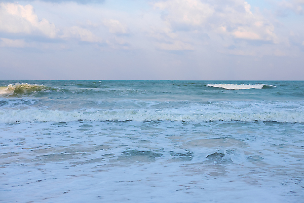 포토 JPG 해외이미지 구름 선 파도 바다 분홍색 백그라운드 자연 하늘 아침 풍경 사람없음 물 여름 파란색 빛 컬러풀 햇빛 장미 반사 평화 일출 황혼 일몰 부드러움 스카이라인 파스텔톤 수평선 해외포토 주간 자연요소 계절 꽃 컬러 컨셉 태양 노을 감각 생태계 파일형식 이미지허브