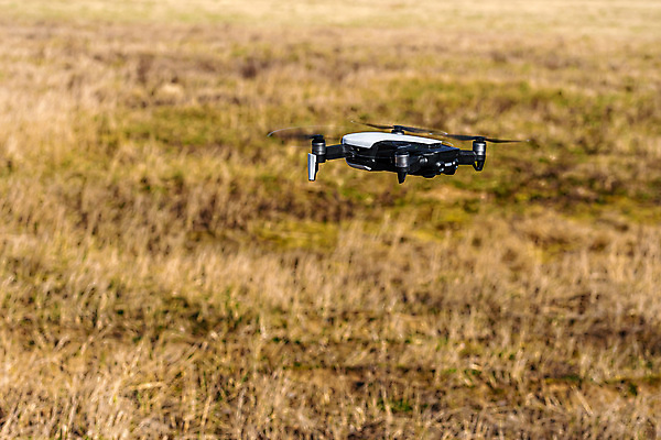 포토 JPG 해외이미지 식물 직업 산업 백그라운드 밭 농업 모션 자연 하늘 안테나 풍경 취미 사람없음 야외 농작물 농장 카메라 디지털 촬영 봄 장비 시골 헬리콥터 작음 땅 통제 무선전화기 로봇 프로펠러 감시 멀리 동영상 혁명 드론 밭일 제어 해외포토 계절 컨셉 통신 비행기 전자제품 크기 전화기 생태계 파일형식 이미지허브