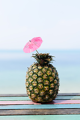 포토 JPG 해외이미지 계절 음식 모래 파도 바다 분홍색 여행 백그라운드 다이어트 과일 우산 자연 탁자 하늘 휴가 디저트 건강 사람없음 목재 장식 초록색 물 파란색 수확 신선 달콤 파인애플 상쾌 복고 이국적 터키석 파라다이스 해외포토 자연요소 나무 감정 컬러 가구 농업 재료 맛 보석 열대과일 생태계 파일형식 이미지허브