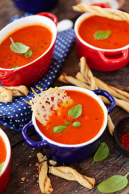 포토 JPG 해외이미지 음식 토마토 치즈 따뜻함 사람없음 목재 세로 크래커 시골 뜨거움 맛 냄비 허브 크림 소금 레시피 후추 바질 입가심 핸드메이드 해외포토 나무 식물 컨셉 채소 재료 유제품 쿠키 솥 향신료 파일형식 이미지허브