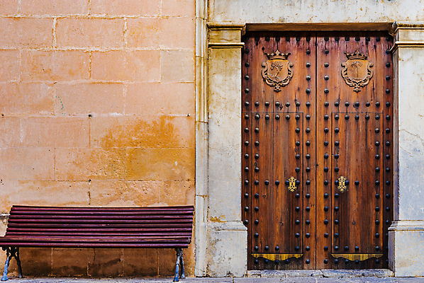 포토 JPG 해외이미지 라이프스타일 디자인 벽 백그라운드 벤치 거리 주택 프레임 사람없음 야외 건물 목재 교회 문 금속 도시 화려 재산 고급 우아함 빌라 맨션 대문 타운 옛날 카피스페이스 해외포토 나무 건축물 컨셉 의자 재료 종교건축 재질 생활 금융 공백 파일형식 이미지허브