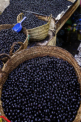 포토 JPG 해외이미지 전통 여행 과일 거리 사람없음 빛 쇼핑 컬러풀 판매 검은색 활발 램프 도시 역사 시장 향신료 올리브 모로코 메디나 옛날 해외포토 열매 컬러 컨셉 아프리카 조명 향미료 파일형식 이미지허브