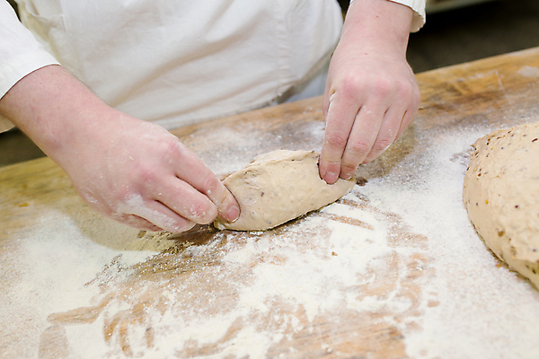 포토 JPG 해외이미지 손 실내 신체부위 잡기 반죽 밀가루 제빵 해외포토 모션 사람 내부 제과제빵 가루 파일형식 이미지허브