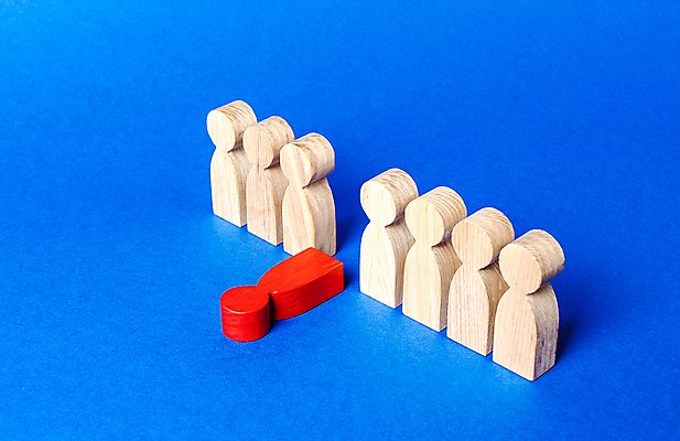 포토 JPG 해외이미지 실내 사람없음 말_게임 파란배경 일렬 넘어짐 해외포토 백그라운드 모션 내부 파란색 게임 파일형식 이미지허브