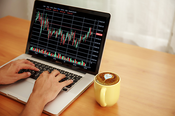 포토 JPG 해외이미지 직업 백그라운드 컨셉 돈 인터넷 비즈니스 통계 성공 그래프 관리 사람없음 금융 경제 노트북 컴퓨터 글로벌 사무실 디지털 스크린 자료 정보 성장 타이핑 비즈니스맨 네트워크 시장 닫기 주식 위험 분석 무역 보고서 외화 투자 인덱스 온라인 회계 개발 경영 마케팅 해외포토 남자 산업 모션 전자제품 직장인 재산 파일형식 이미지허브