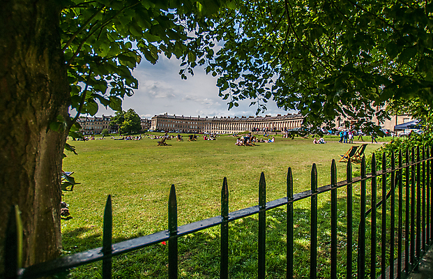 포토 JPG 해외이미지 유럽 문화 곡선 건축양식 창문 하늘 영국 잉글랜드 주택 사람없음 가로 파란색 관광지 인테리어 세계문화유산 우아함 초승달 명승지 옛날 웅장함 해외포토 디자인 건축 나라 선 컬러 여행 컨셉 풍경 건물 문화재 달 파일형식 이미지허브