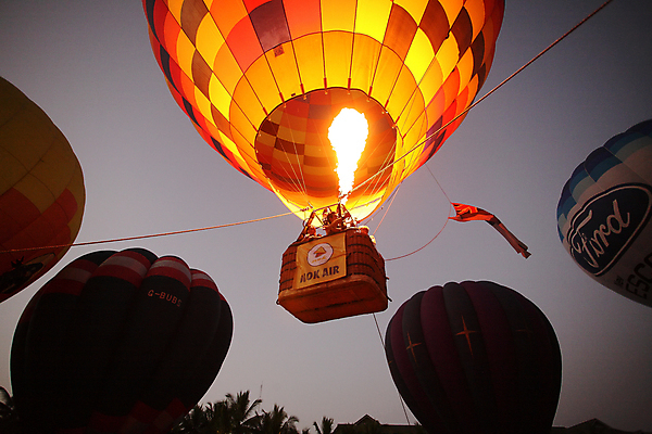 포토 JPG 해외이미지 하늘 풍경 사람없음 야외 열기구 비행 야간 점화 해외포토 자연요소 항공교통 파일형식이미지허브 