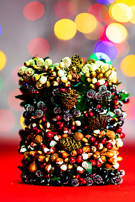 포토 JPG 해외이미지 디자인 행복 백그라운드 크리스마스장식 크리스마스 추상 기념 선물 사람없음 장식 크리스마스트리 축제 화환 장식볼 나뭇가지 축하 신용카드 황금 소프트포커스 12월 보케 광 블러 취급주의 해외포토 나무 기념일 꽃 감정 컨셉 무늬 촬영기법 경고 금융 날짜 파일형식 이미지허브