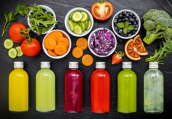 포토 JPG 해외이미지 그릇 토마토 딸기 검은배경 오이 실내 사람없음 하이앵글 당근 과일주스 야채주스 브로콜리 자몽 건강식 스무디 음료수병 적양배추 디톡스 해외포토 식기 음료 음식 뷰포인트 백그라운드 채소 과일 뿌리채소 건강 내부 검은색 주스 양배추 병_담는 파일형식 이미지허브