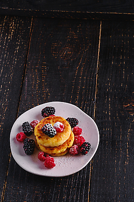 포토 JPG 해외이미지 접시 사람없음 달콤 나무바닥 산딸기 블랙베리 팬케이크 카피스페이스 해외포토 식기 과일 바닥 케이크 공백 맛 파일형식 이미지허브