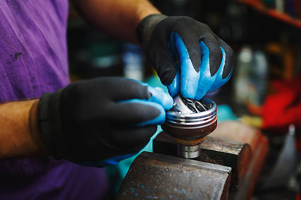 포토 JPG 해외이미지 산업 장갑 부분 공 교통시설 자동차 관리 사람없음 파란색 금속 기계 장비 수확 공구 작업 오픈 수리 교차로 서비스 속도 기어 이력서 공학 옛날 차고 해외포토 잡화 교육 길 육상교통 컬러 교통 농업 재질 도구 시설 파일형식 이미지허브