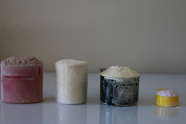 포토 JPG 해외이미지 스포츠 돈 사람없음 운동 보디빌딩 연습 낭비 보충 단백질 해외포토 컨셉 건강 헬스 재산 영양소 파일형식 이미지허브