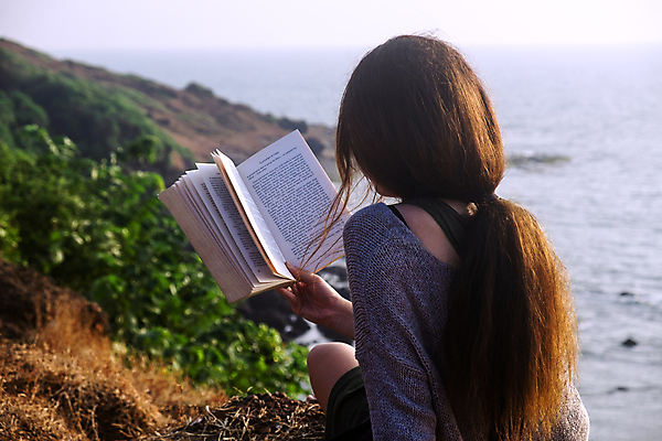 포토 JPG 해외이미지 라이프스타일 긴머리 여자 바다 여행 청소년 자연 하늘 휴식 산 갈색머리 한명 사람 앉기 동양인 성인 취미 야외 옆모습 아웃포커스 책 가로 캐주얼 독서 여행객 다이어리 맑음 고요 잡기 집중 미녀 명승지 여자만 여자한명만 성인여자한명만 성인만 카피스페이스 해외포토 1 헤어스타일 옷 뷰포인트 컨셉 모션 날씨 촬영기법 인종 풍경 생활 사무용품 공백 미인 생태계 성인여자만 파일형식 이미지허브
