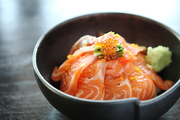 포토 JPG 해외이미지 그릇 실내 사람없음 고추냉이 덮밥 연어알 일본음식 나무배경 연어덮밥 해외포토 식기 음식 백그라운드 내부 알 양념 파일형식 이미지허브