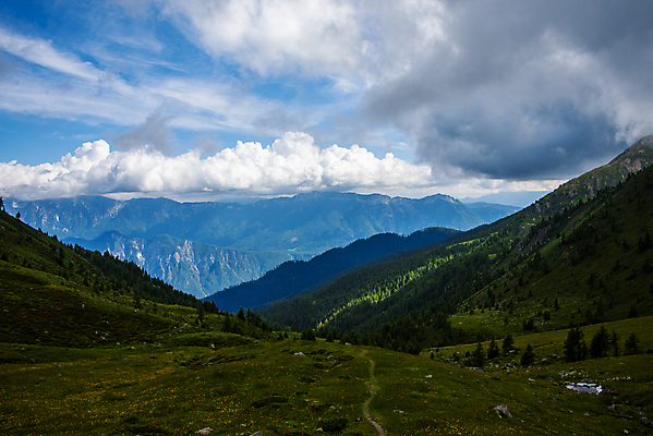 포토 JPG 해외이미지 나무 구름 공원 유럽 여행 백그라운드 자연 하늘 산 풍경 사람없음 야외 초록색 물 여름 파란색 환경 계곡 일몰 이탈리아 트래킹 하이킹 안개 바위 소나무 황무지 숲 내추럴 전국 절정 화강암 해외포토 자연요소 식물 계절 공공시설 나라 컬러 레저 날씨 노을 암석 돌_바위 생태계 파일형식 이미지허브