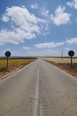 포토 JPG 해외이미지 구름 도로 여행 밭 오렌지 교통시설 모션 하늘 휴가 거리 창조 풍경 사람없음 가로 빨간색 여름 파란색 햇빛 태양 일출 일몰 활발 젖음 트럭 자유 시골 도시 오픈 고속도로 중앙 고독 아스팔트 속도 싱글 장면 마법 타운 길가 넘어짐 혼자 수평선 해외포토 자연요소 계절 감정 길 컬러 교통 컨셉 농업 과일 자동차 노을 시설 파일형식 이미지허브