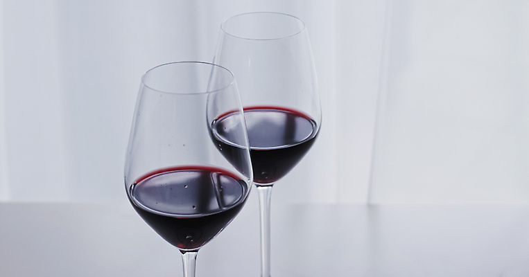 포토 JPG 해외이미지 와인잔 실내 사람없음 와인 레드와인 흰배경 두잔 해외포토 백그라운드 2 술잔 주류 내부 흰색 파일형식 이미지허브