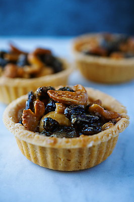 포토 JPG 해외이미지 전통 접시 열매 음식 빵 백그라운드 과일 디저트 건조 건강 요리 사람없음 갈색 파티 케이크 식사 빵집 견과류 흰색 신선 원형 그룹 달콤 맛 아침식사 설탕 굽기 배열 크림 유기농 질감 밀가루 버터 건포도 타르트 페스츄리 피스타치오 핸드메이드 해외포토 도형 식물 식기 웰빙 컬러 컨셉 포도 이벤트 상점 가루 구이 파이_빵 건과일 파일형식 이미지허브