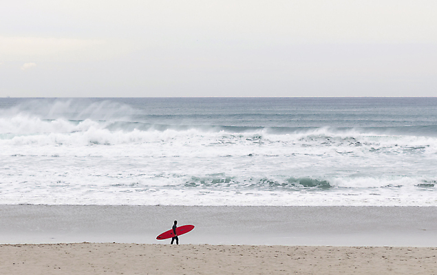 포토 JPG 해외이미지 1 라이프스타일 남자 물결 모래 스포츠 파도 바다 여행 휴가 휴식 건강 사람 성인 취미 사람없음 빨간색 물 태양 걷기 맑음 수영 거품 자유 서핑보드 서핑 스페인 잠수복 서퍼 고립 해외포토 자연요소 옷 유럽 컬러 컨셉 모션 날씨 운동선수 생활 수상스포츠 보드_스포츠 파일형식 이미지허브