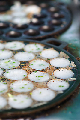 포토 JPG 해외이미지 전통 음식 백그라운드 패턴 다이어트 태국 밥 디저트 건강 사탕 요리 동양인 사람없음 케이크 식사 흰색 신선 뜨거움 원형 시장 맛 그릴 혼합 가루 설탕 먹기 메뉴 밀가루 코코넛 푸딩 내추럴 핸드메이드 해외포토 도형 아시아 컬러 컨셉 무늬 과일 모션 주방용품 인종 파일형식 이미지허브