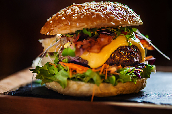 포토 JPG 해외이미지 검은배경 패스트푸드 실내 사람없음 한개 햄버거 인스턴트 정크푸드 해외포토 1 음식 백그라운드 내부 검은색 파일형식 이미지허브