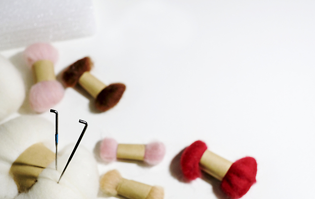 포토 JPG 해외이미지 동물 종이 분홍색 백그라운드 컨셉 미술 취미 사람없음 빛 컬러풀 갈색 귀여움 장비 흰색 공구 양 뜨개질 강의 질감 부드러움 수공예 펠트 핸드메이드 카피스페이스 해외포토 컬러 포유류 문화예술 공백 도구 감각 공예 파일형식 천_직물 이미지허브