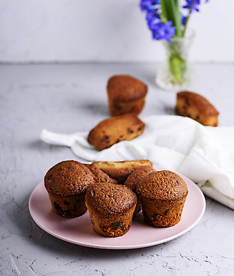 포토 JPG 해외이미지 접시 빵 실내 사람없음 아웃포커스 달콤 머핀 미니머핀 해외포토 식기 음식 촬영기법 내부 맛 파일형식 이미지허브