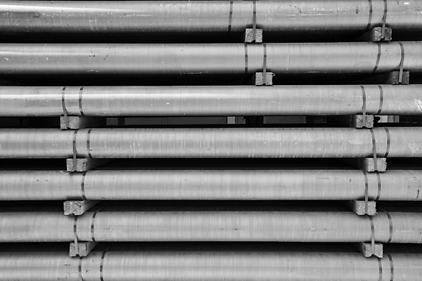 포토 JPG 해외이미지 산업 선 표면 사람없음 옆모습 빛 금속 바 원형 거친 막대기 그룹 은색 철 창고 날것 튜브 무거움 알루미늄 줄서기 철강 해외포토 도형 뷰포인트 컬러 모션 재질 무게 파일형식 이미지허브