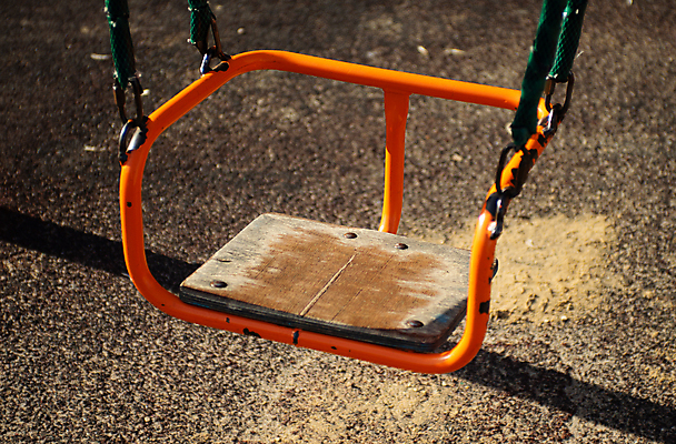 포토 JPG 해외이미지 나무 식물 디자인 공원 행복 어린이 백그라운드 의자 자연 놀이 휴가 주택 손바닥 잔디 사람없음 야외 목재 초록색 세트 갈색 금속 정원 활발 바퀴 놀이터 저녁 숲 그네 내추럴 옛날 해외포토 손 공공시설 감정 컬러 가구 컨셉 재료 재질 사람 건물 야간 생태계 파일형식 이미지허브